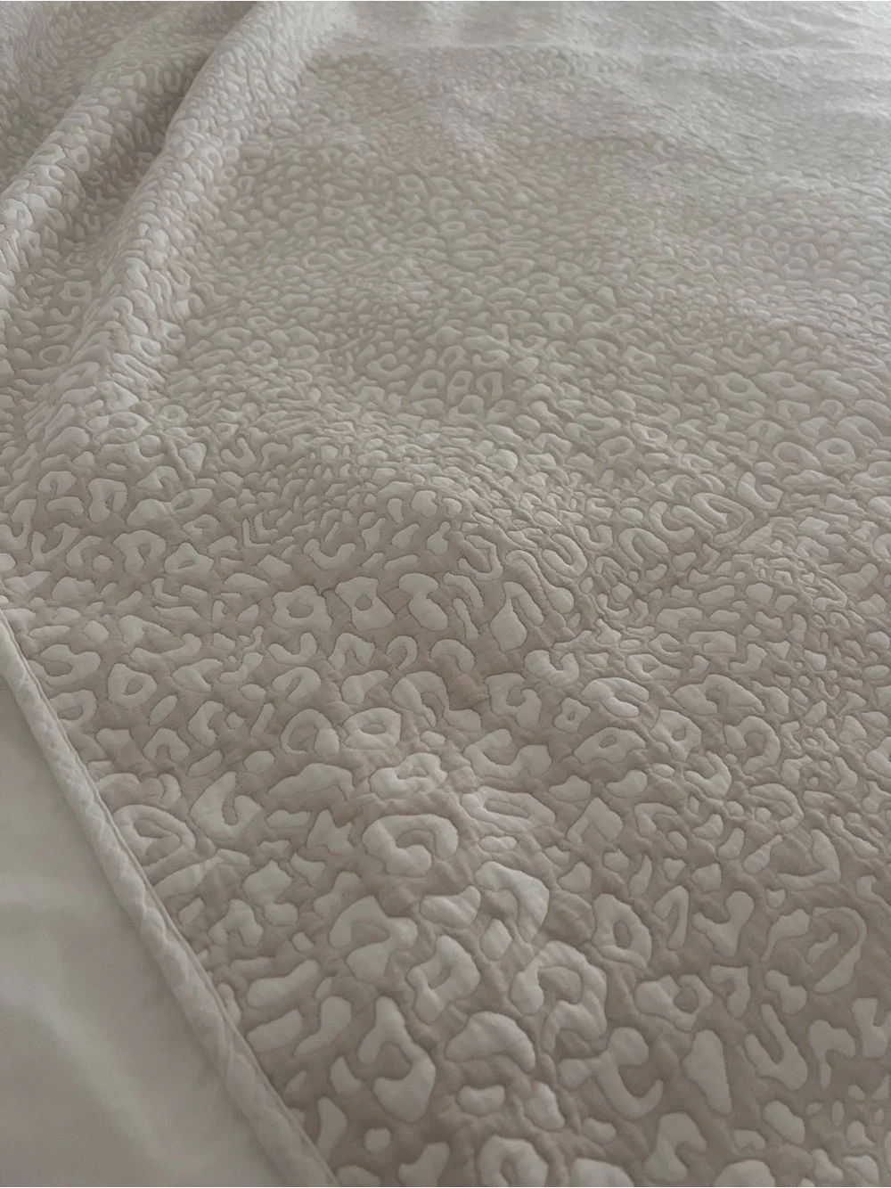 Tahari Home Neutral Leopard Print Quilted Bedspread Beige Ivory